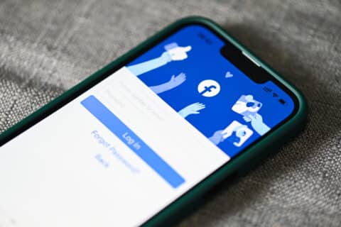 use Meta AI in Facebook or Instagram